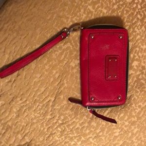 Red wristlet wallet i